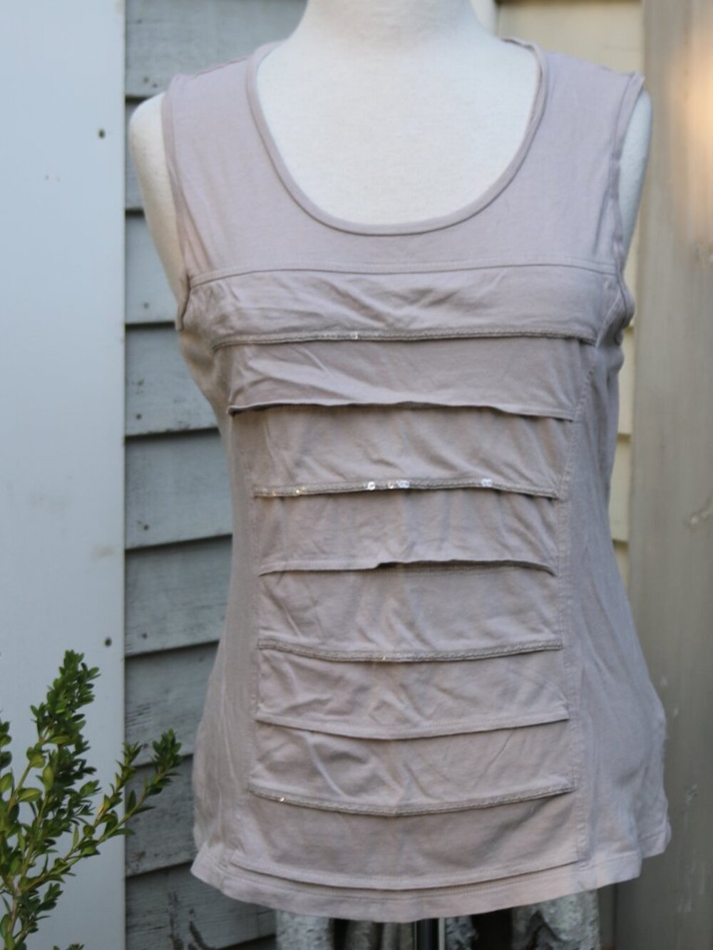 Banana Republic Taupe Layered Front w Sequin Trim Sleeveless Knit Top Sz LARGE